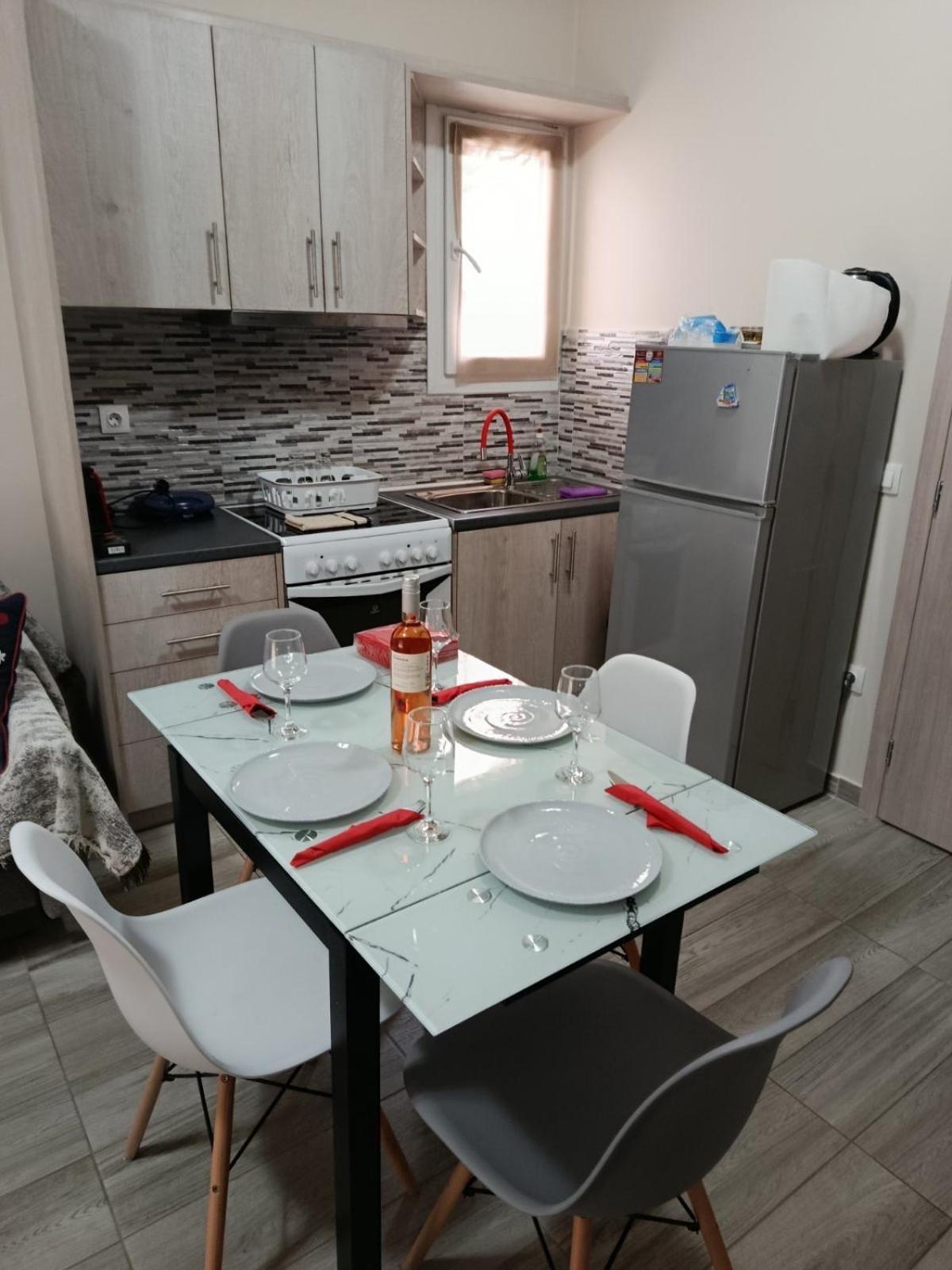 אתונה Alimos Apartments מראה חיצוני תמונה